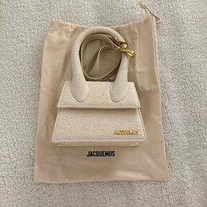 JACQUEMUS Chiquito Medium – Light Greige
